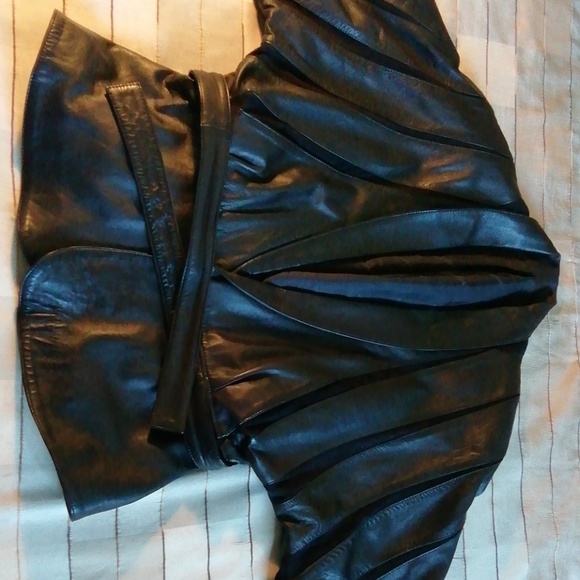 Vintage Yves Saint Laurent leather jacket - Picture 8 of 8